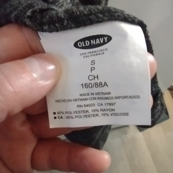 Women or junior Old Navy tank top size SP - Picture 10 of 13